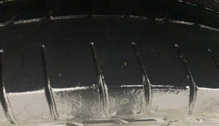 2016 Hyundai Creta SX PLUS 1.6 PETROL, Petrol, Manual, 1,19,767 km, Right Rear Tyre Tread