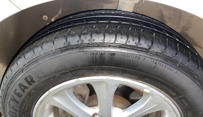 2016 Hyundai Grand i10 ASTA 1.2 KAPPA VTVT, Petrol, Manual, 50,102 km, Left Front Tyre Tread