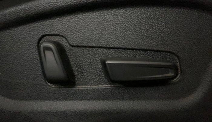 2019 Hyundai Creta SX (O) 1.6 PETROL, Petrol, Manual, 36,038 km, Driver Side Adjustment Panel