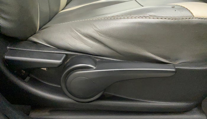 2017 Tata Tiago XZA PETROL, Petrol, Automatic, 15,905 km, Driver Side Adjustment Panel