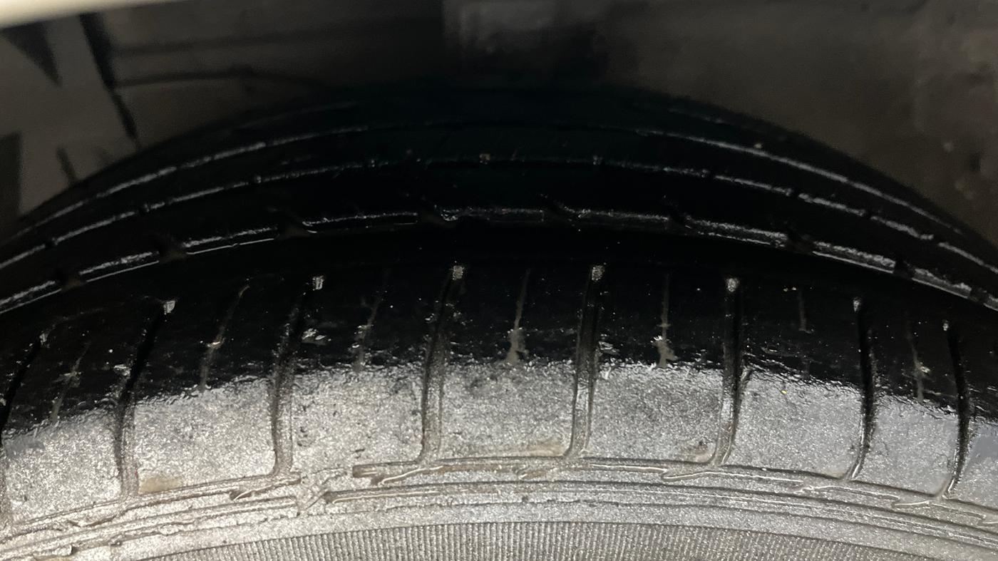 2017 Maruti Ciaz ALPHA 1.4 PETROL, Petrol, Manual, 39,018 km, Left Front Tyre Tread