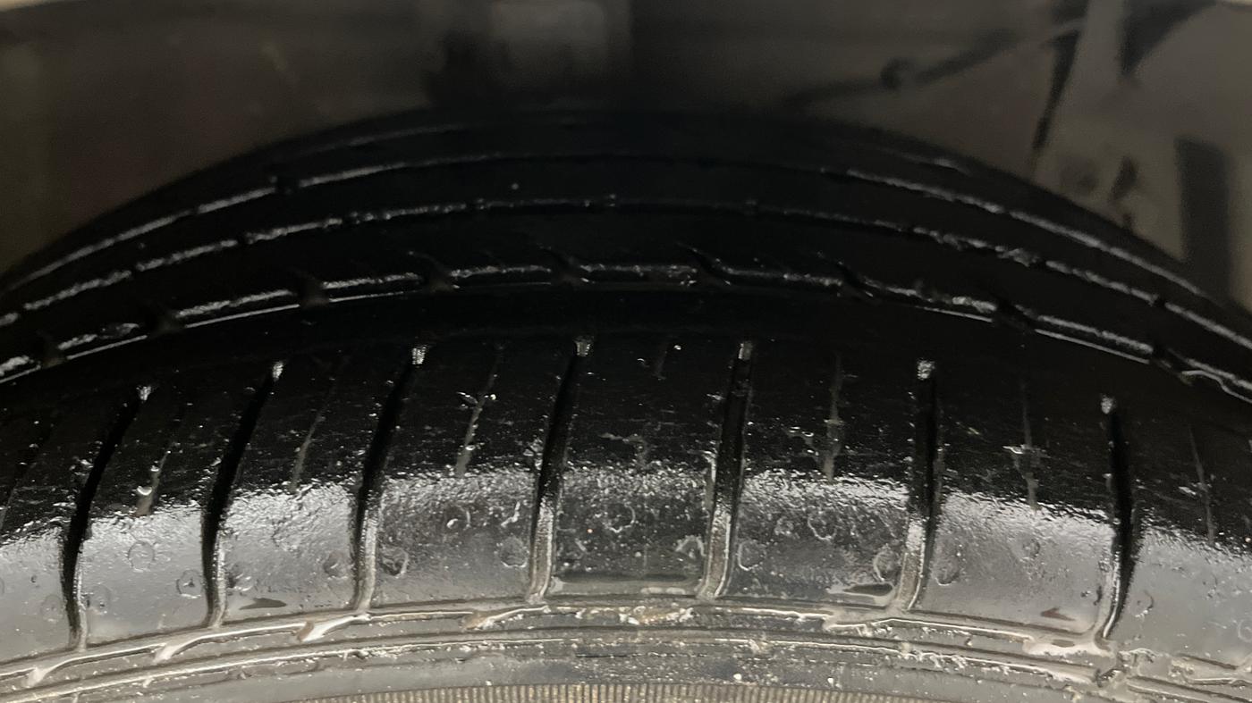2017 Maruti Ciaz ALPHA 1.4 PETROL, Petrol, Manual, 39,018 km, Right Front Tyre Tread