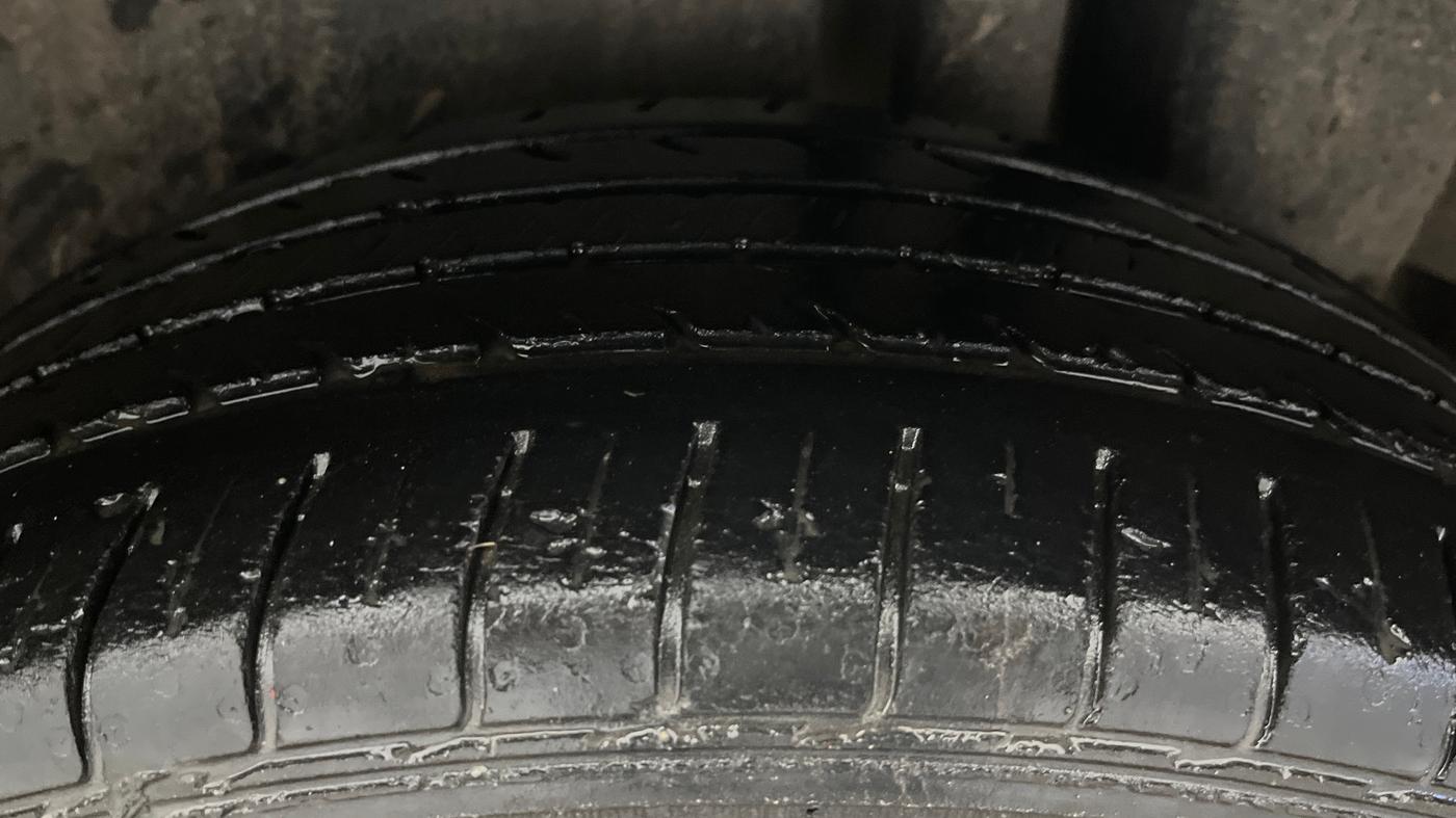 2017 Maruti Ciaz ALPHA 1.4 PETROL, Petrol, Manual, 39,018 km, Left Rear Tyre Tread