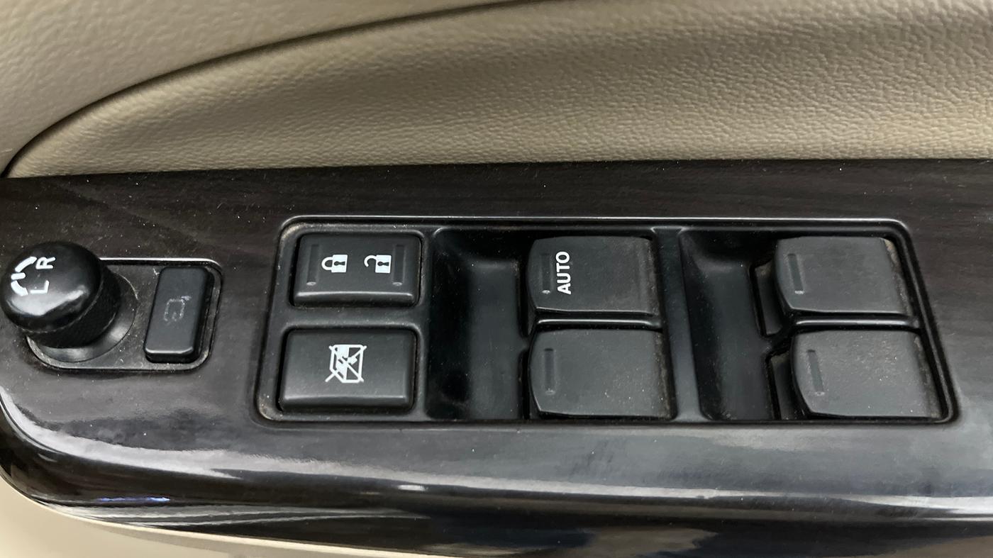 2017 Maruti Ciaz ALPHA 1.4 PETROL, Petrol, Manual, 39,018 km, Driver Side Door Panels Control