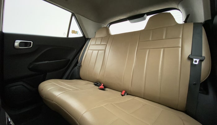 2021 Hyundai VENUE S 1.2, Petrol, Manual, 19,301 km, Right Side Rear Door Cabin