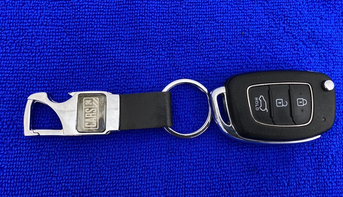 2021 Hyundai VENUE S 1.2, Petrol, Manual, 19,301 km, Key Close Up