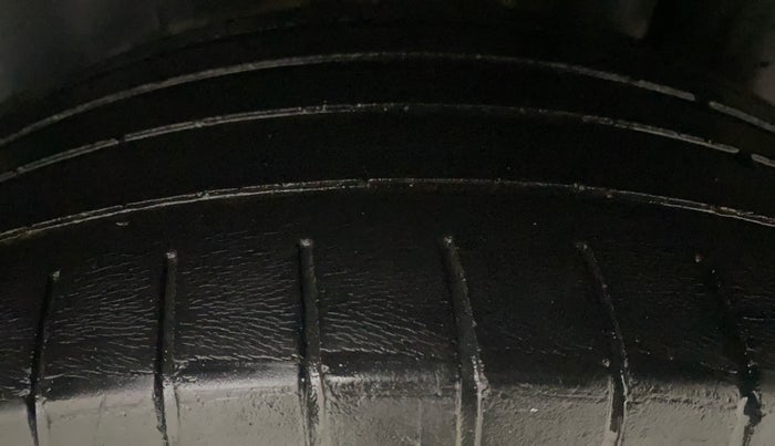 2018 Maruti Ciaz ALPHA  AT 1.4  PETROL, Petrol, Automatic, 1,09,079 km, Left Rear Tyre Tread