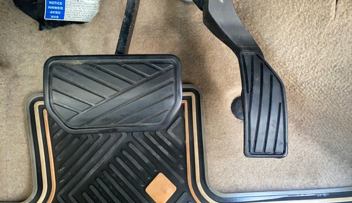 2018 Maruti Ciaz ALPHA  AT 1.4  PETROL, Petrol, Automatic, 1,09,079 km, Pedals