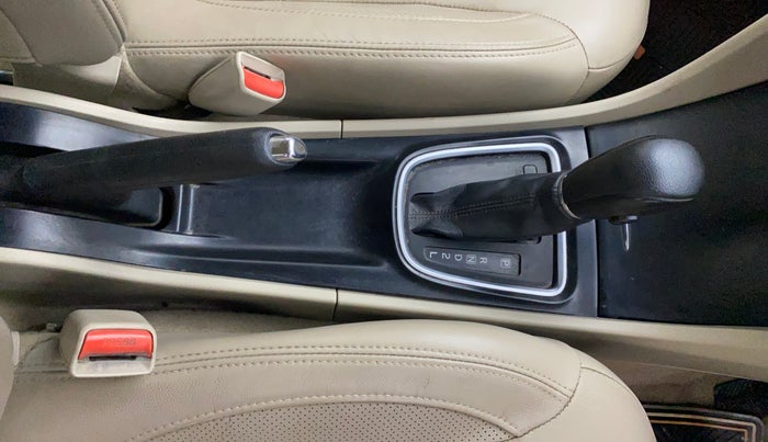 2018 Maruti Ciaz ALPHA  AT 1.4  PETROL, Petrol, Automatic, 1,09,079 km, Gear Lever