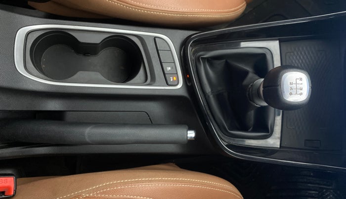 2021 MG HECTOR PLUS SELECT 2.0 DIESEL TURBO MT 7-STR, Diesel, Manual, 49,336 km, Gear Lever