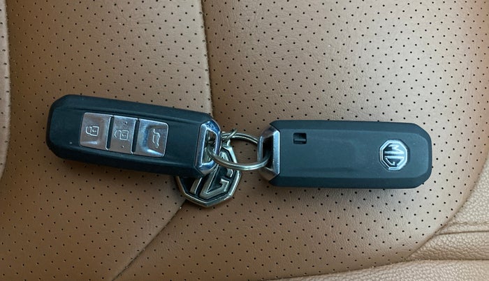 2021 MG HECTOR PLUS SELECT 2.0 DIESEL TURBO MT 7-STR, Diesel, Manual, 49,336 km, Key Close Up