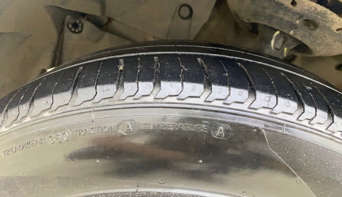 2017 Honda Jazz 1.2L I-VTEC S, Petrol, Manual, 1,24,069 km, Left Front Tyre Tread