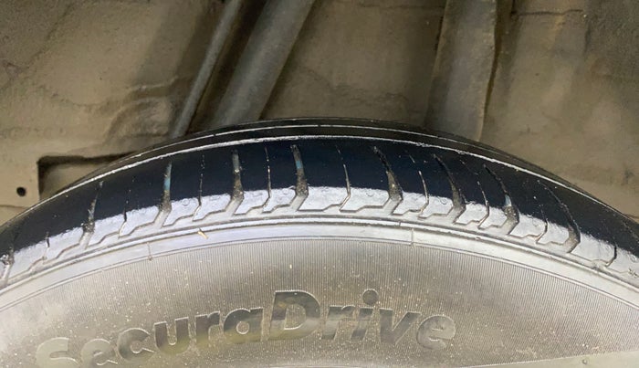 2017 Honda Jazz 1.2L I-VTEC S, Petrol, Manual, 1,24,069 km, Left Rear Tyre Tread