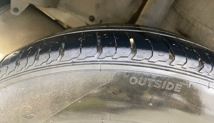 2017 Honda Jazz 1.2L I-VTEC S, Petrol, Manual, 1,24,069 km, Right Rear Tyre Tread