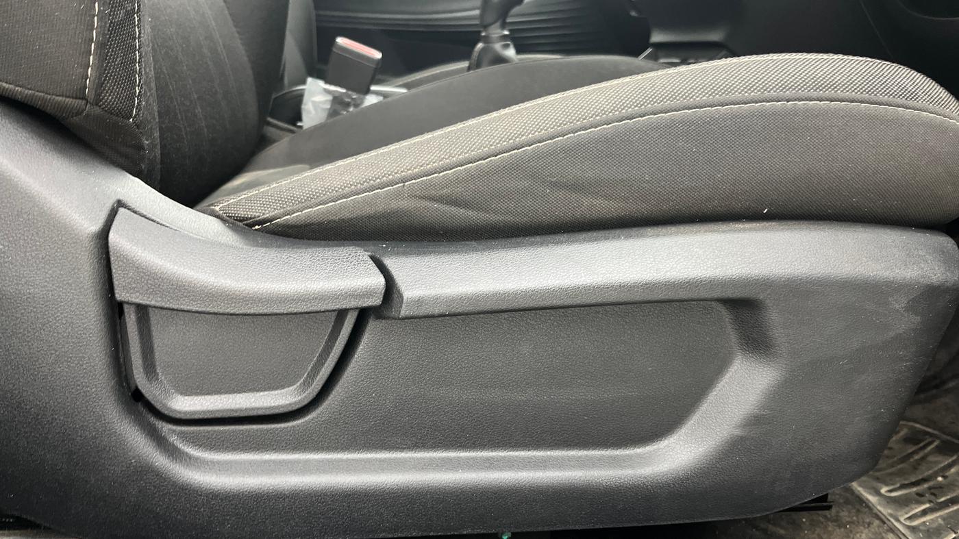 2022 Hyundai NEW I20 MAGNA 1.2 MT, Petrol, Manual, 33,730 km, Driver Side Adjustment Panel