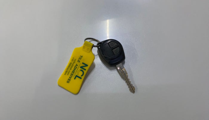 2016 Maruti Swift Dzire LXI (O), Petrol, Manual, 81,807 km, Key Close Up