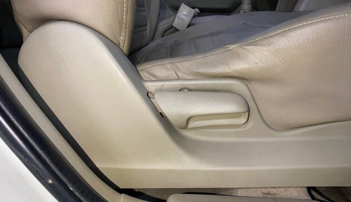 2016 Maruti Swift Dzire LXI (O), Petrol, Manual, 81,807 km, Driver Side Adjustment Panel