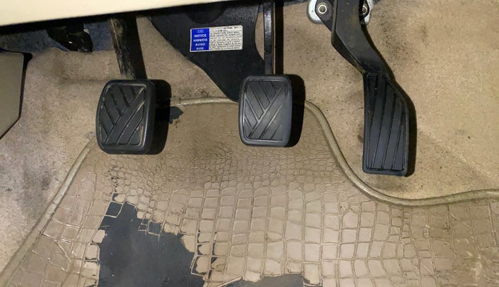 2016 Maruti Swift Dzire LXI (O), Petrol, Manual, 81,807 km, Pedals