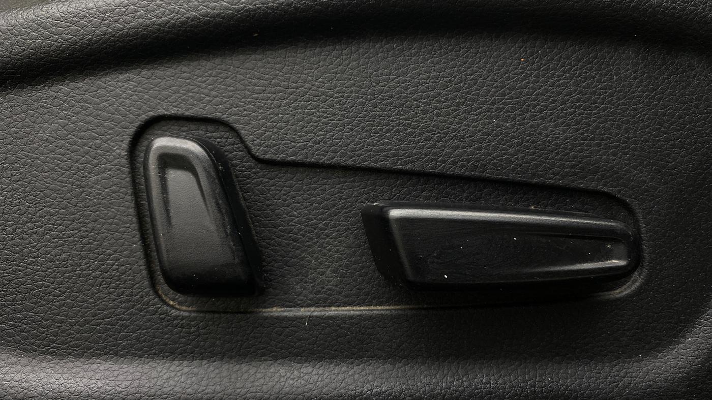 2019 KIA SELTOS HTX PLUS 1.5 DIESEL, Diesel, Manual, 1,33,909 km, Driver Side Adjustment Panel