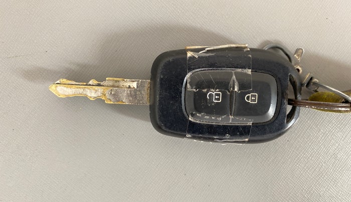 2018 Renault Kwid RXT 1.0 AMT, Petrol, Automatic, 23,085 km, Key Close Up