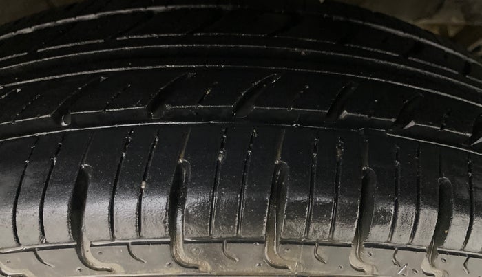 2018 Renault Kwid RXT 1.0 AMT, Petrol, Automatic, 23,085 km, Left Rear Tyre Tread