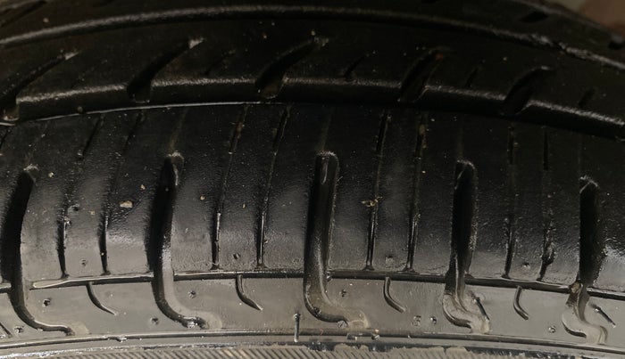 2018 Renault Kwid RXT 1.0 AMT, Petrol, Automatic, 23,085 km, Left Front Tyre Tread