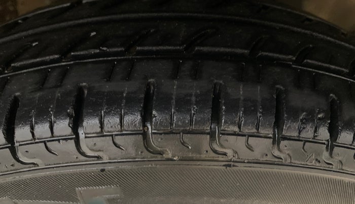 2018 Renault Kwid RXT 1.0 AMT, Petrol, Automatic, 23,085 km, Right Front Tyre Tread