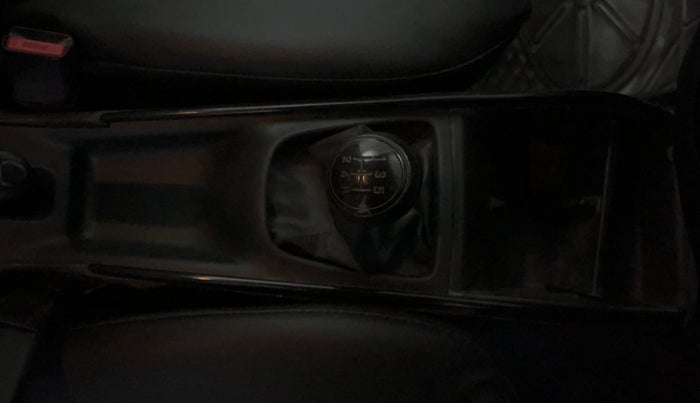 2021 Maruti Baleno SIGMA PETROL 1.2, CNG, Manual, 68,747 km, Gear Lever