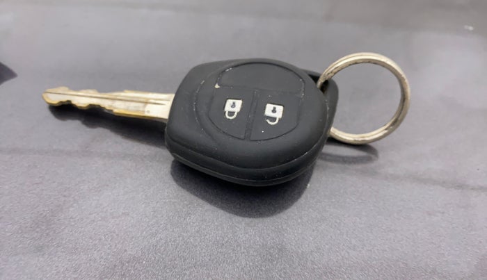 2016 Maruti Swift VXI, Petrol, Manual, 38,973 km, Lock system - Remote key not working