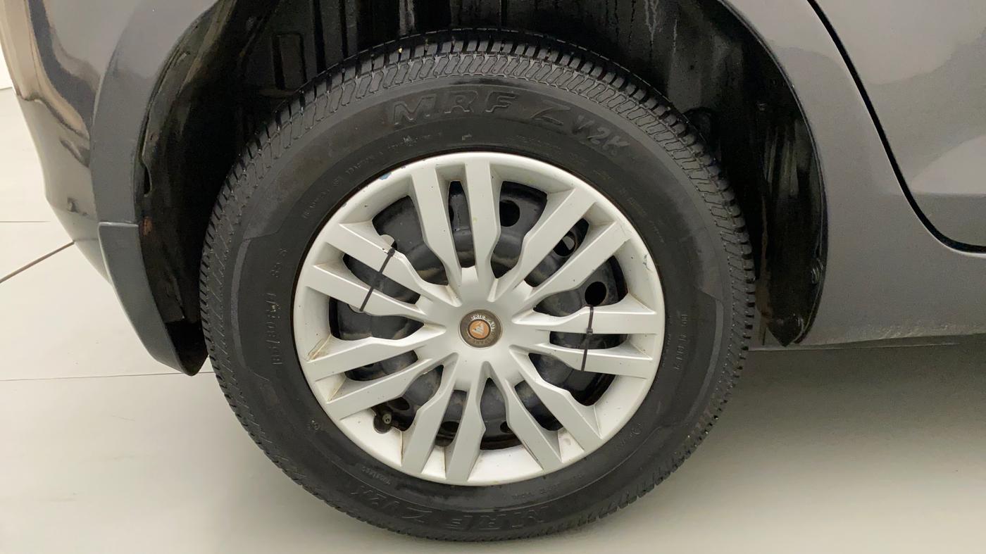 2016 Maruti Swift VXI, Petrol, Manual, 38,973 km, Right Rear Wheel