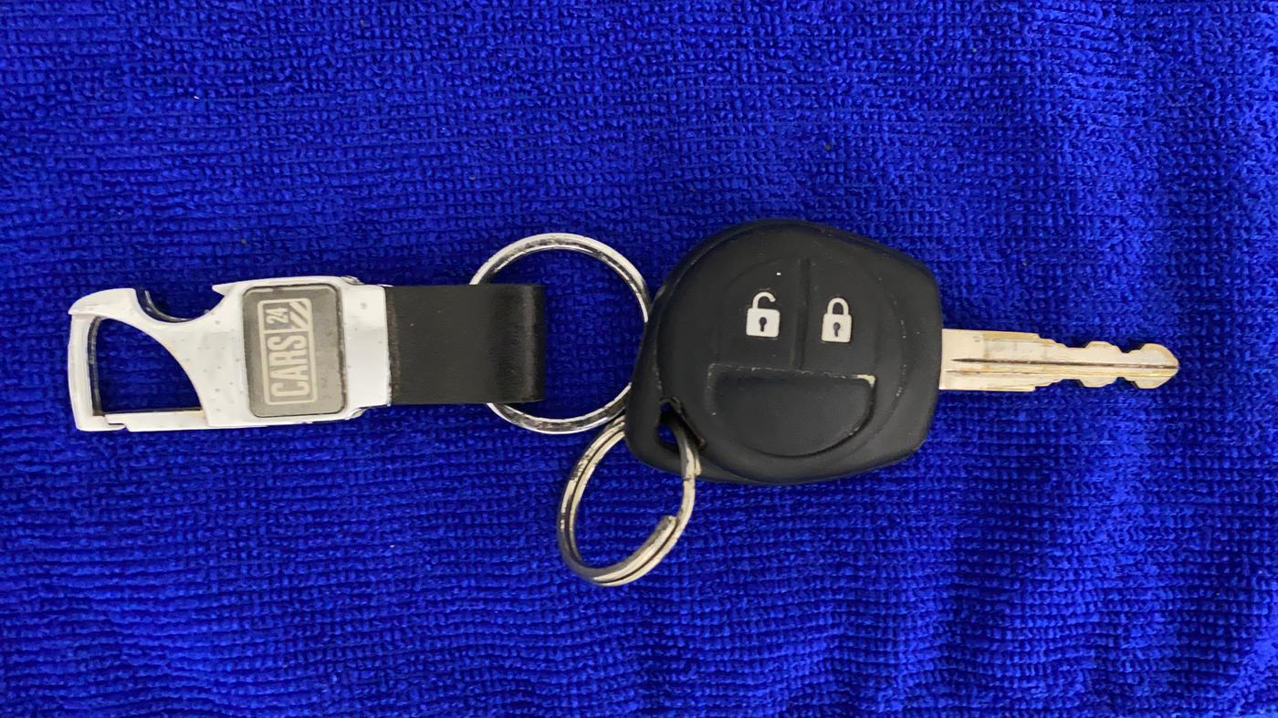 2016 Maruti Swift VXI, Petrol, Manual, 38,973 km, Key Close Up