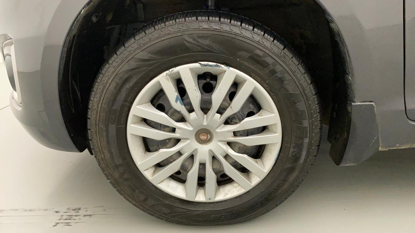 2016 Maruti Swift VXI, Petrol, Manual, 38,973 km, Left Front Wheel