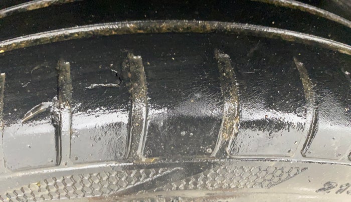 2018 Maruti Swift ZDI AMT, Diesel, Automatic, 1,11,240 km, Right Rear Tyre Tread