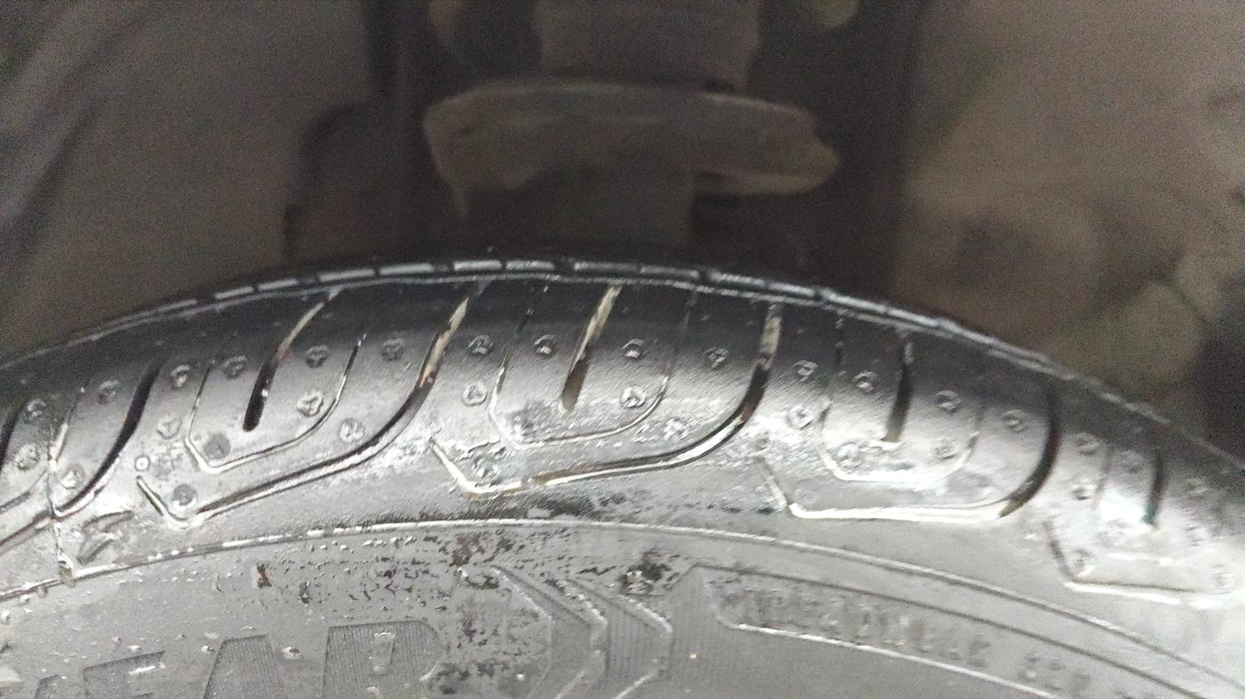 2018 Tata Tiago XT PETROL, Petrol, Manual, 21,996 km, Right Front Tyre Tread