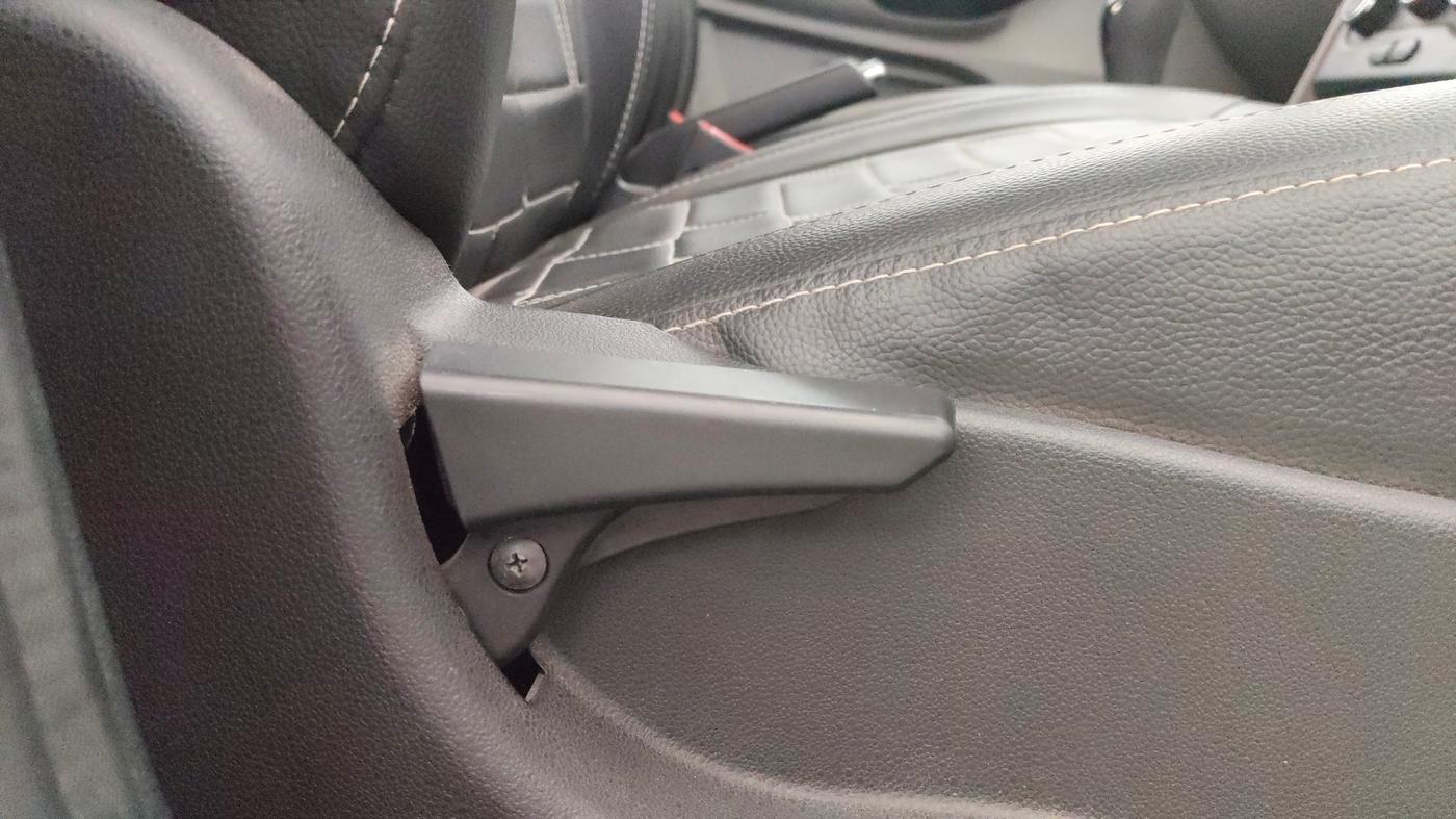 2018 Tata Tiago XT PETROL, Petrol, Manual, 21,996 km, Driver Side Adjustment Panel