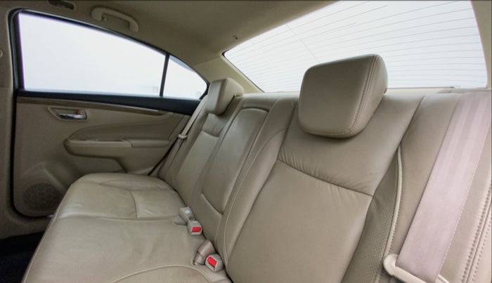 2019 Maruti Ciaz ALPHA DIESEL 1.5, Diesel, Manual, 1,22,864 km, Right Side Rear Door Cabin