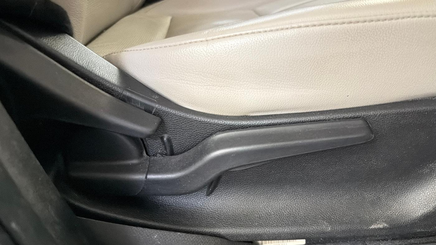 2022 Honda City ZX HYBRID, Hybrid, Automatic, 98,804 km, Driver Side Adjustment Panel