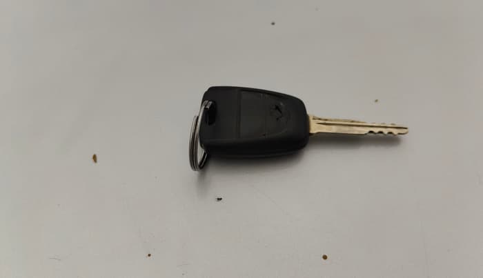 2018 Hyundai Xcent S AT 1.2, Petrol, Automatic, 41,498 km, Key Close Up