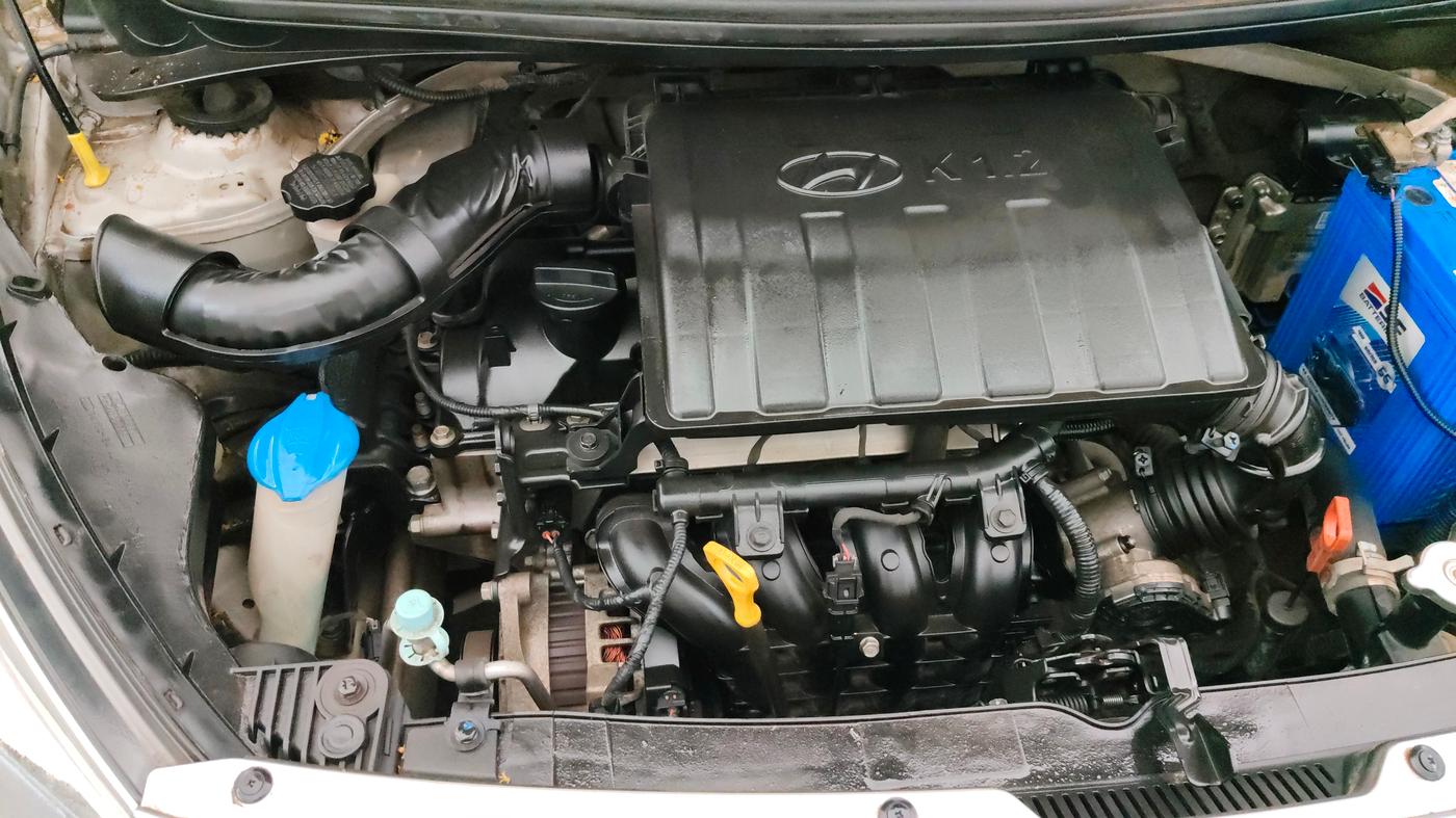 2018 Hyundai Xcent S AT 1.2, Petrol, Automatic, 41,498 km, Engine View - Right