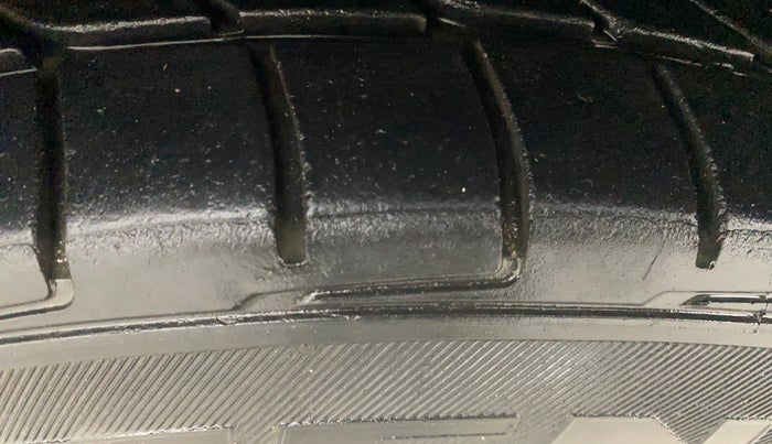 2018 Ford Ecosport TITANIUM + 1.5L DIESEL, Diesel, Manual, 1,32,691 km, Left Front Tyre Tread