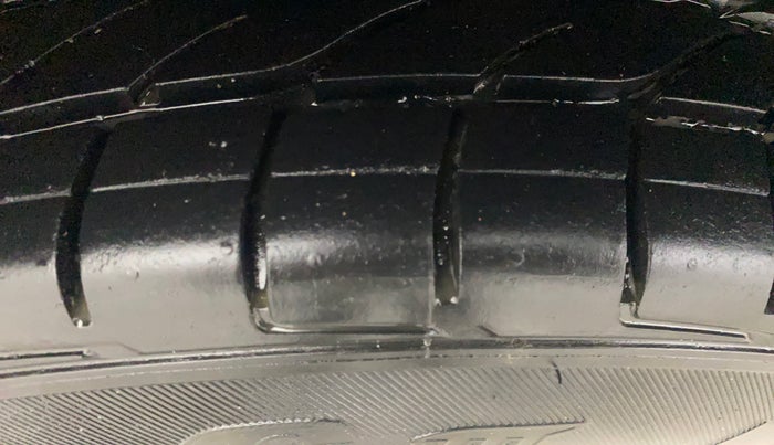 2018 Ford Ecosport TITANIUM + 1.5L DIESEL, Diesel, Manual, 1,32,691 km, Right Rear Tyre Tread