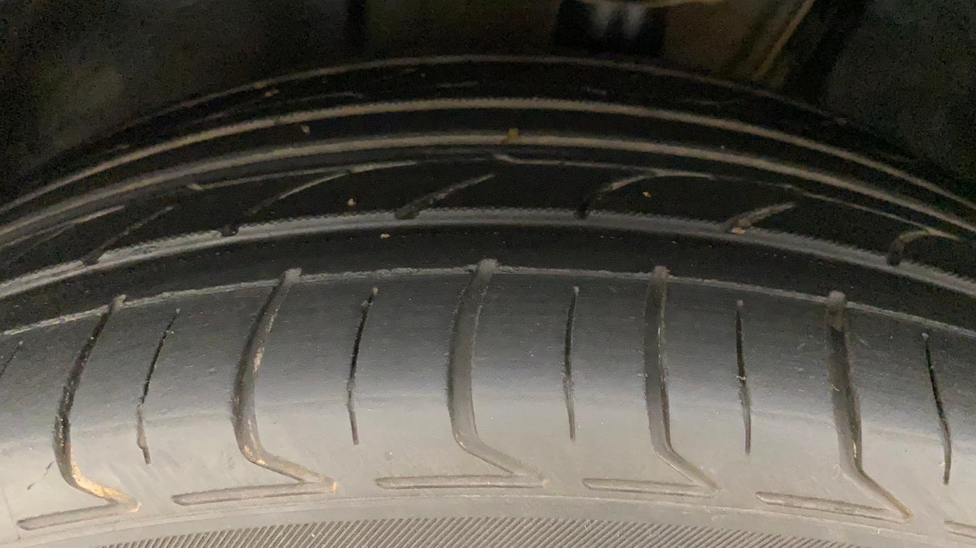 2021 Skoda KUSHAQ STYLE 1.5L TSI MT, Petrol, Manual, 38,566 km, Left Front Tyre Tread