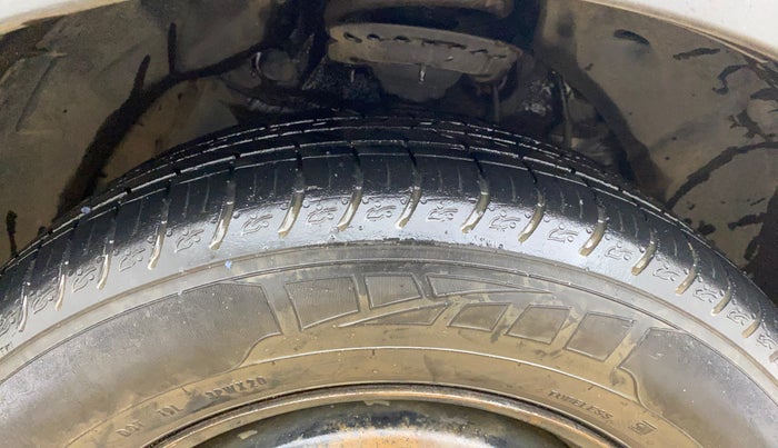 2021 Mahindra XUV300 W6 1.5 Diesel, Diesel, Manual, 62,329 km, Right Front Tyre Tread