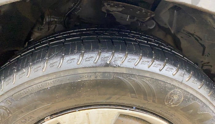 2021 Mahindra XUV300 W6 1.5 Diesel, Diesel, Manual, 62,329 km, Left Front Tyre Tread