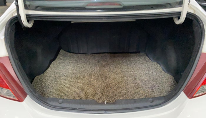 2017 Hyundai Verna 1.6 CRDI SX, Diesel, Manual, 1,00,677 km, Boot Inside