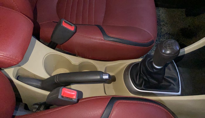 2017 Hyundai Verna 1.6 CRDI SX, Diesel, Manual, 1,00,677 km, Gear Lever