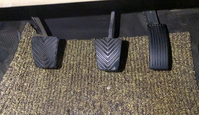 2017 Hyundai Verna 1.6 CRDI SX, Diesel, Manual, 1,00,677 km, Pedals