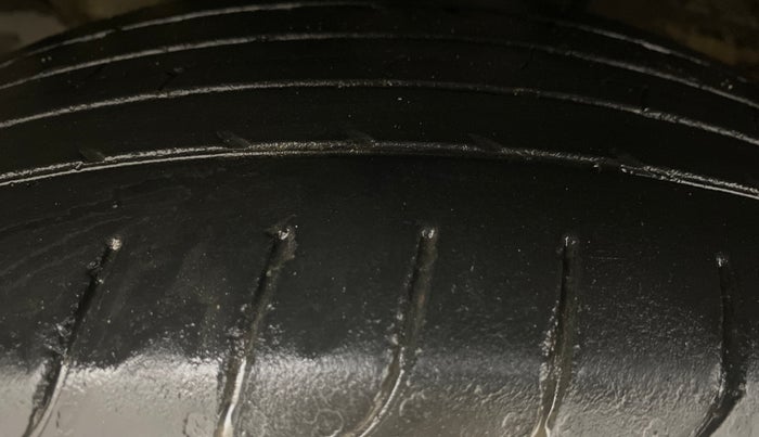 2021 KIA SELTOS HTK PLUS 1.5 DIESEL, Diesel, Manual, 1,20,355 km, Left Front Tyre Tread