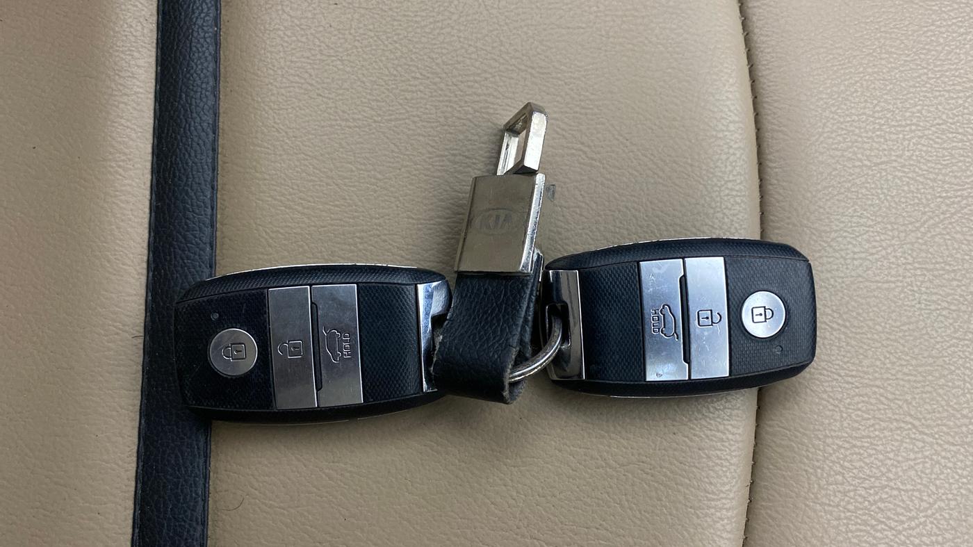 2021 KIA SELTOS HTK PLUS 1.5 DIESEL, Diesel, Manual, 1,20,410 km, Key Close Up