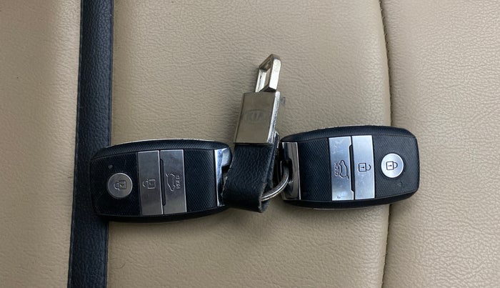 2021 KIA SELTOS HTK PLUS 1.5 DIESEL, Diesel, Manual, 1,20,355 km, Key Close Up